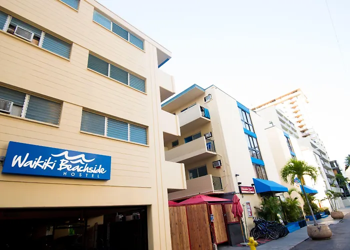 Waikiki Beachside Hostel